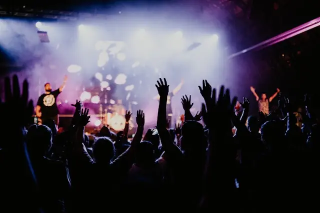 StubHub Holdings bereitet den Börsengang an der NYSE unter dem Ticker STUB vor. Mit rund 40 Millionen vermittelten Tickets, einem GMS von 8,7 Milliarden US-Dollar und globaler Führungsposition im Sekundärmarkt zählt das Unternehmen zu den größten Plattformen der Branche.