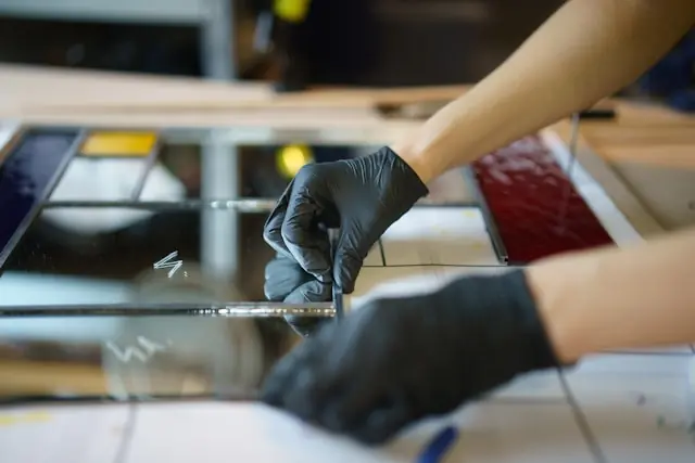 LPKF Laser & Electronics (LPK) hat sich seit Jahresbeginn nahezu verdreifacht. Glas-Substrate für KI-Chips und die LIDE-Technologie befeuern die Rally des SDax-Nebenwerts. LPKF Laser & Electronics-Aktie im Aufwind durch LIDE-Technologie | DieSpekulanten