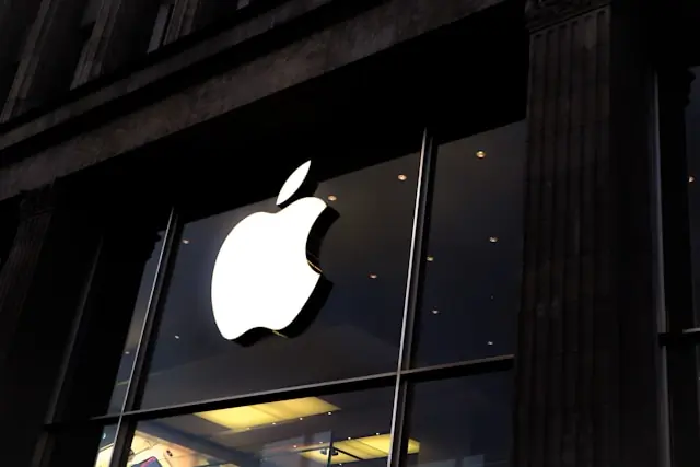 CEO-Wechsel bei Apple: John Ternus übernimmt von Tim Cook | DieSpekulanten Apple (AAPL) bestätigt den Führungswechsel: John Ternus übernimmt im September die CEO-Rolle von Tim Cook