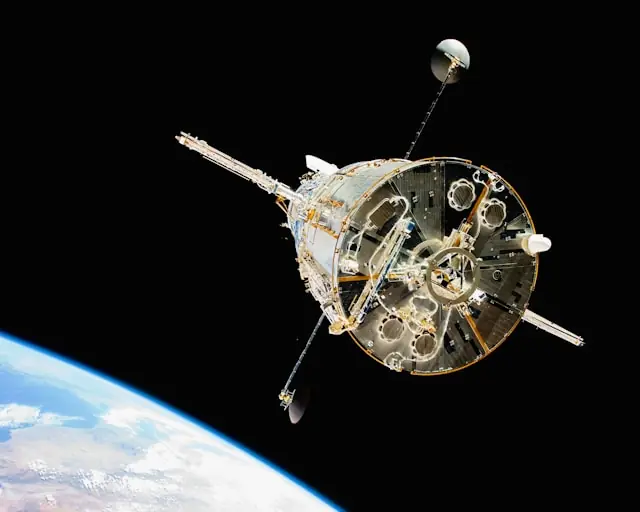 York Space Systems IPO 2026 | DieSpekulanten York Space Systems strebt den Börsengang an der NYSE unter dem Ticker YSS an. Das Unternehmen ist ein zentraler Zulieferer der PWSA, betreibt bereits 33 Satelliten im Orbit und verfügt über einen Auftragsbestand von 642 Millionen US-Dollar.